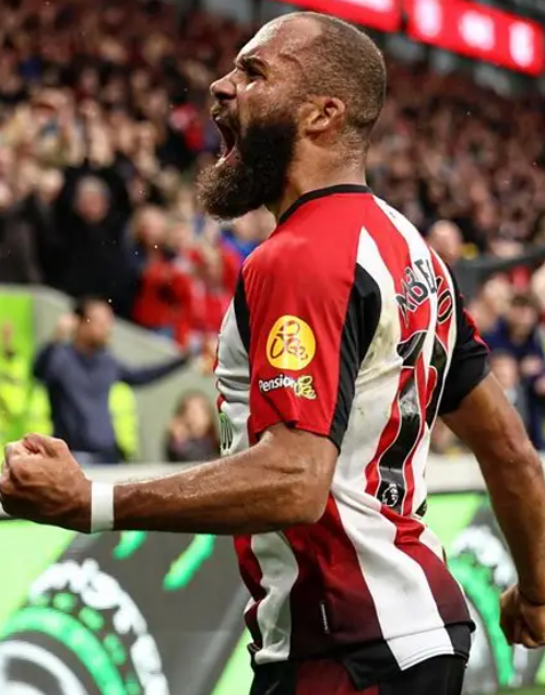 足坛名宿论曼联引援：姆伯莫适配性之辩