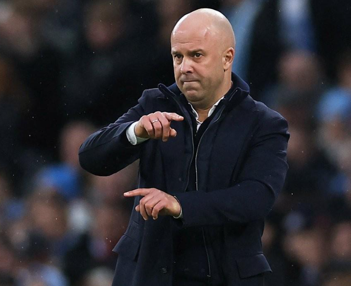 利物浦赛季困境与前景：竞争、信任与变革的交织