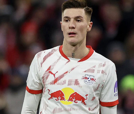 曼联锋将舍什科自曝童年趣事：从门将到前锋的蜕变之路